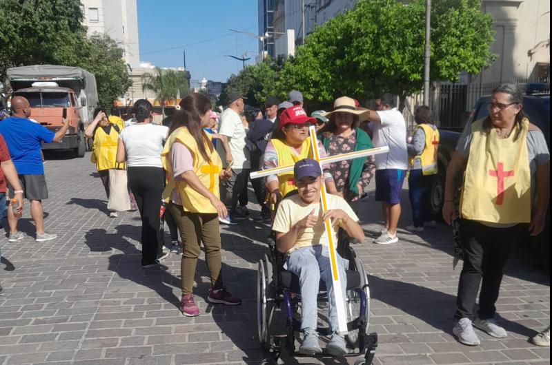 APOYO Este año participó de la peregrinación hasta la salida de la ciudad Capital Mañana se unir� al grupo