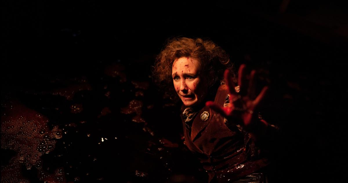 NO HAY QUIEacuteN LE HAGA SOMBRA A EL CONJURO