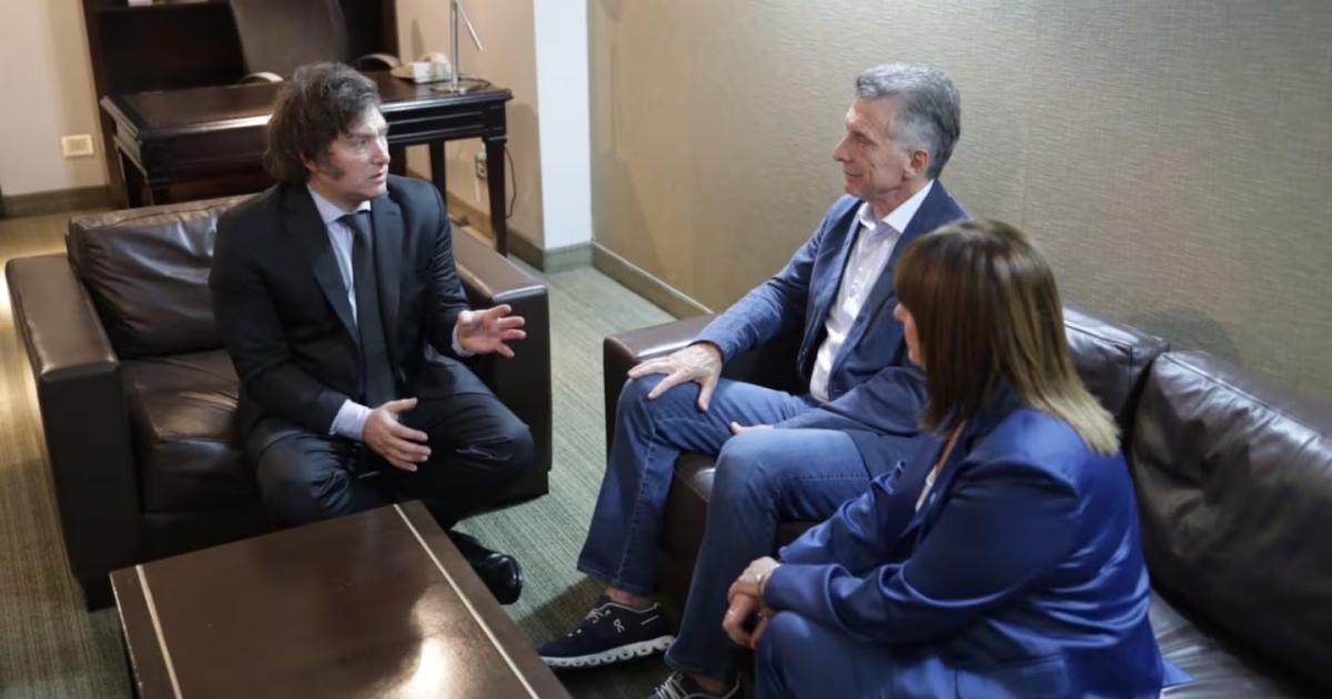 La Casa Rosada busca acercamiento con Macri en medio de tensiones internas y derrota electoral