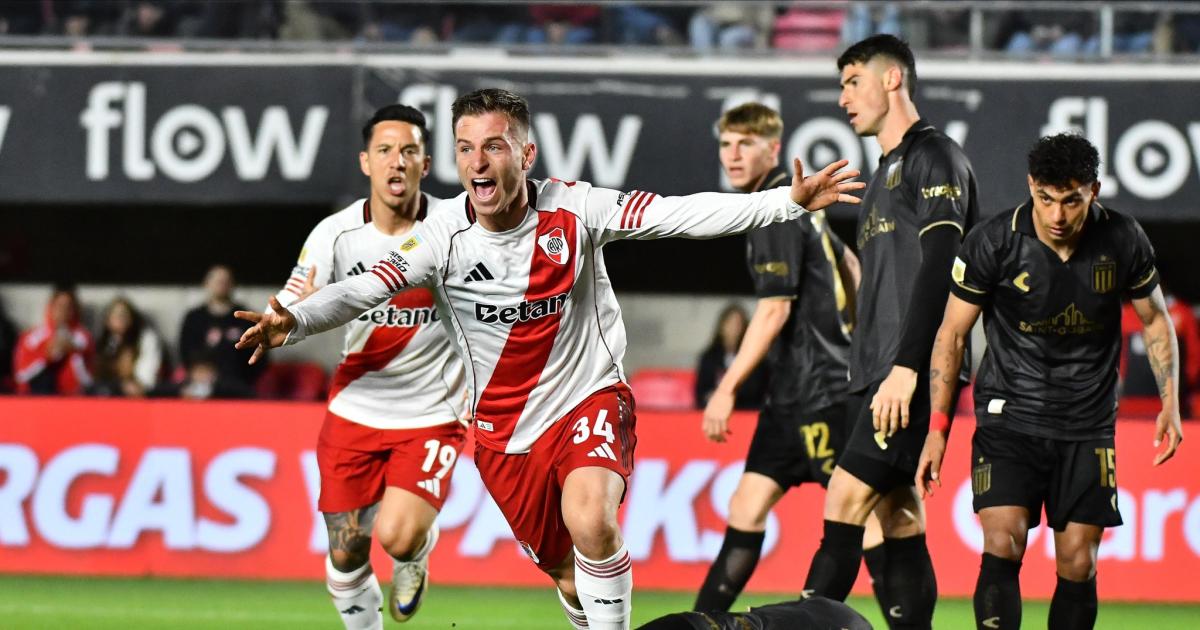 River con uno menos vencioacute 2 a 1 al Pincha y llegoacute a la cima con sufrimiento