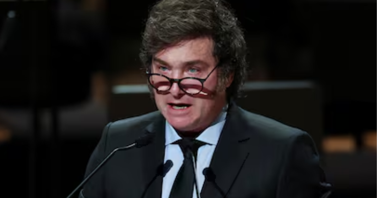 Milei envió un mensaje grabado que fue transmitido durante el evento de ultraderecha (Foto- EFE)