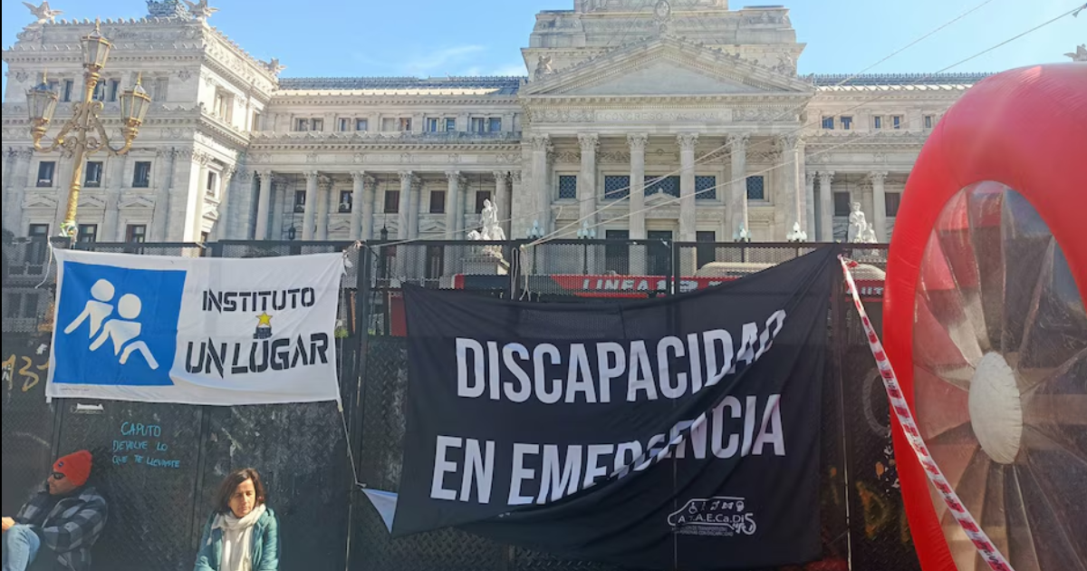 La ley de emergencia en discapacidad fue dictada tras una masiva movilización de la sociedad civil debido a una crisis en todo el sistema de atención