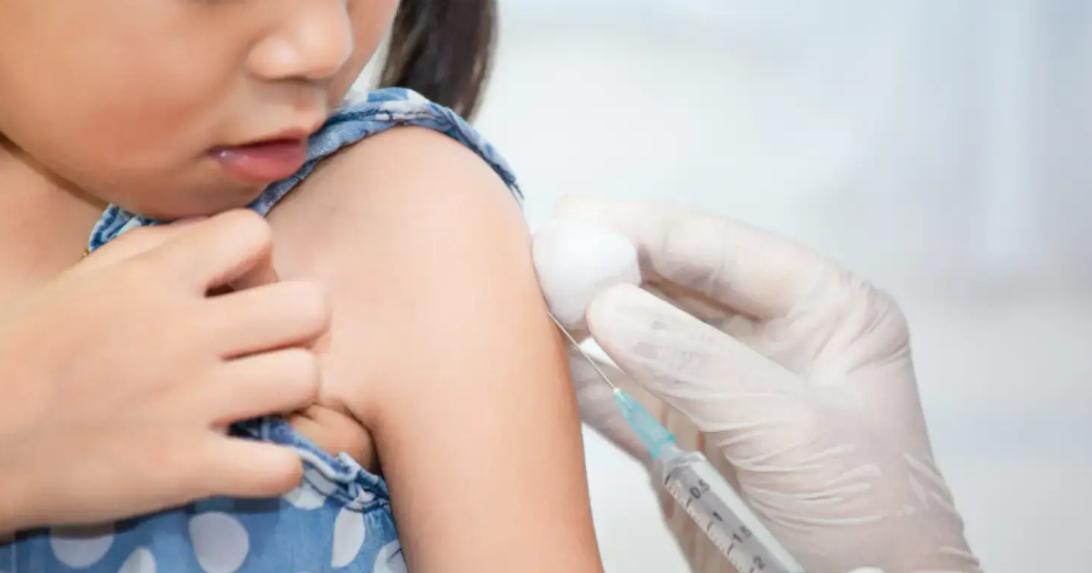 El Ministerio de Salud cambioacute las edades de vacunacioacuten contra el sarampioacuten