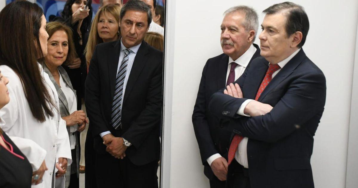 Zamora junto a Elías Surez y Carlos Silva Neder en el hospital Regional