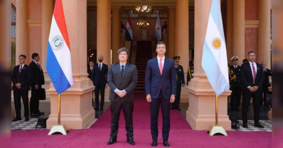 Javier Milei y Santiago Peña