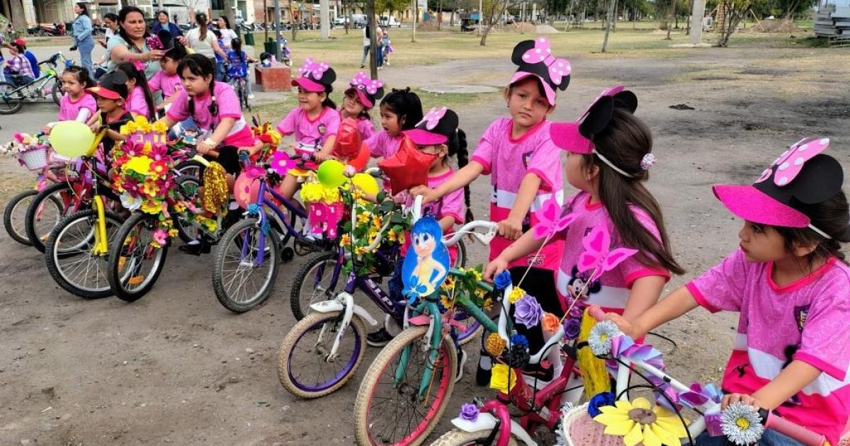 Se concretoacute con singular eacutexito la bicicleteada de los jardineritos