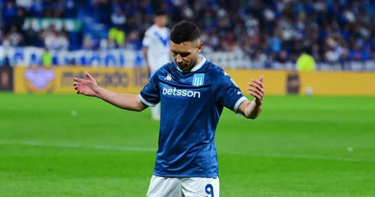 Con gol de Maravilla Martiacutenez Racing vencioacute a Veacutelez en un partido picante