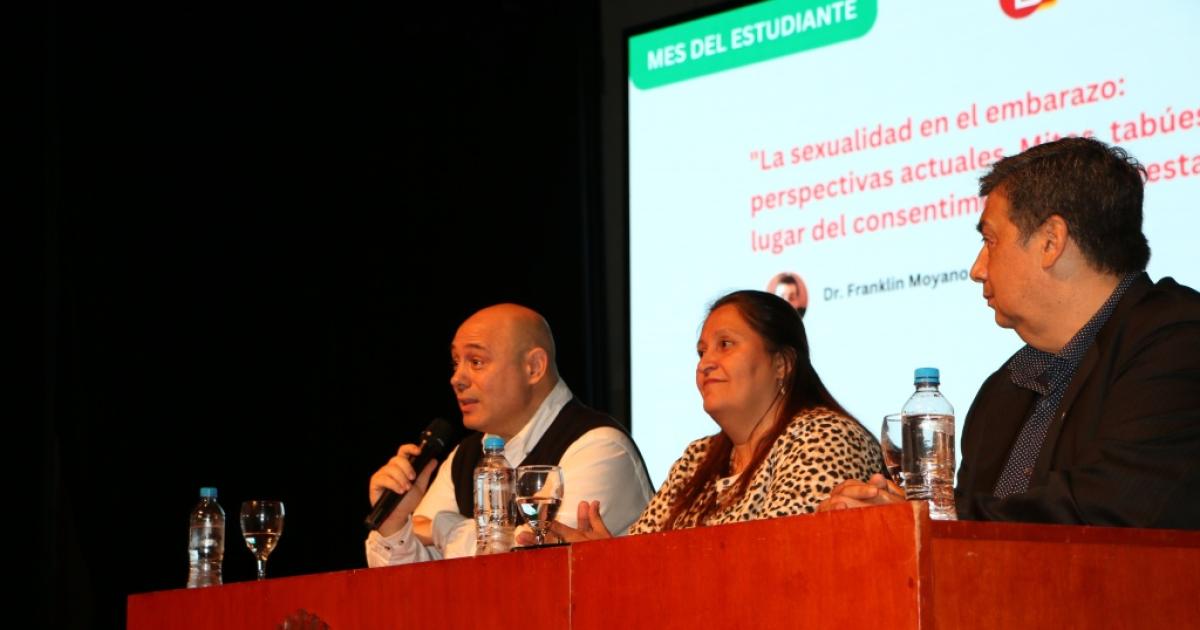 En el Mes del Estudiante se realizoacute la charla La sexualidad en el embarazo- perspectivas actuales