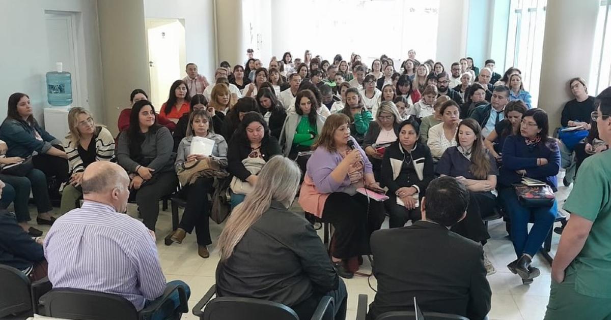 Capacitan en coacutemo acompantildear a alumnos que viven con VIH
