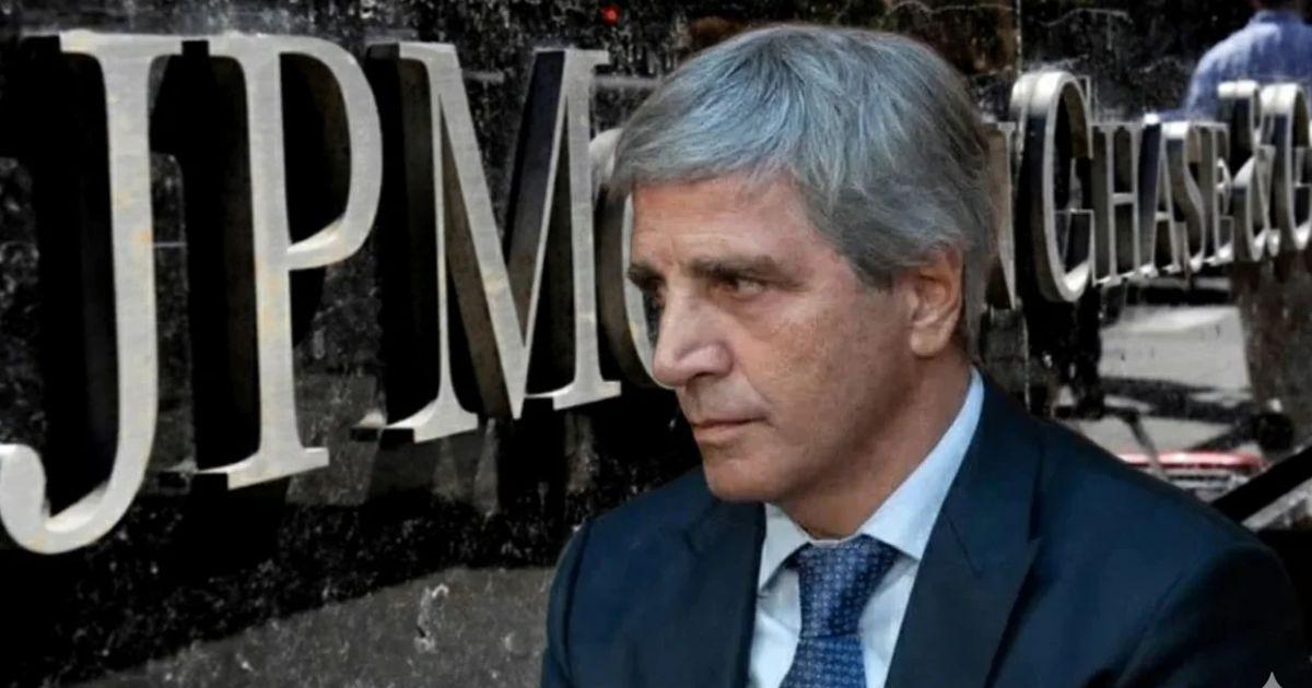 Caputo curzó en redes sociales al vicerrector de la UBA