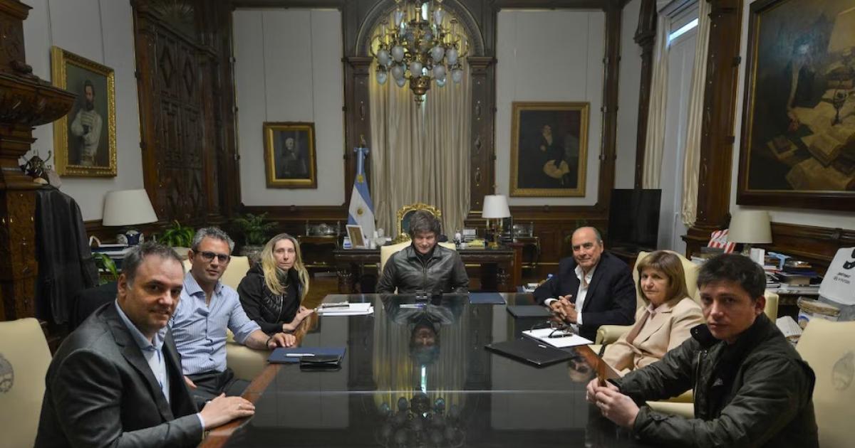 La mesa nacional del Gobierno (Foto Infobae)