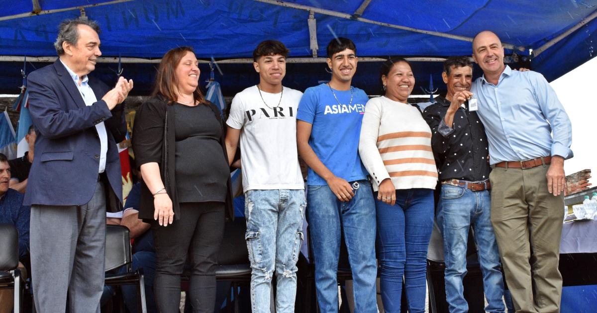 Inauguraron obras y entregaron viviendas sociales en Colonia Alpina