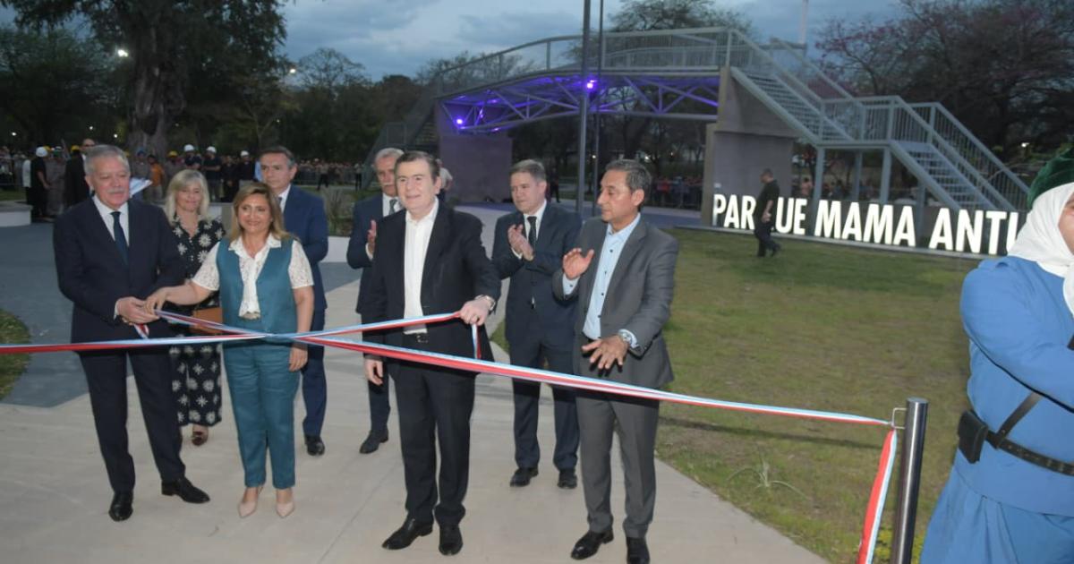 El gobernador Zamora y la intendente Fuentes inauguraron el Parque Mama Antula