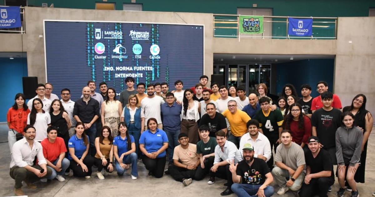 La intendente Fuentes y la ministra de Educacioacuten Nassif participaron de la jornada de Hackathon