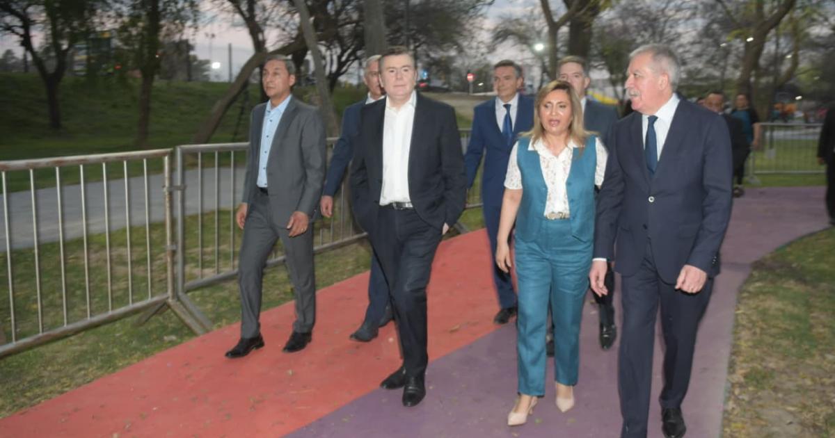 El gobernador Zamora y la intendente Fuentes inauguraron el Parque Mama Antula