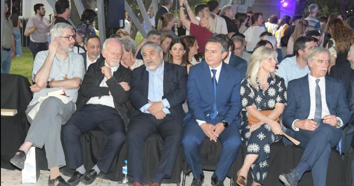 El gobernador Zamora y la intendente Fuentes inauguraron el Parque Mama Antula