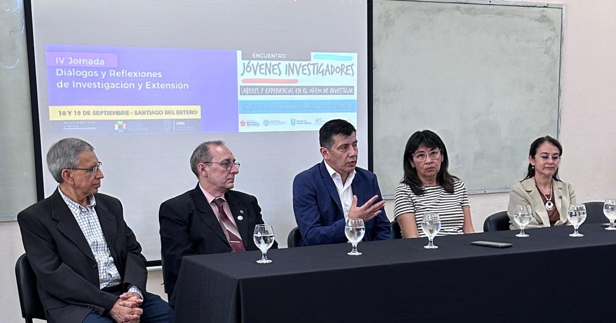 Investigadores exponen sus producciones cientiacuteficas en la UNSE