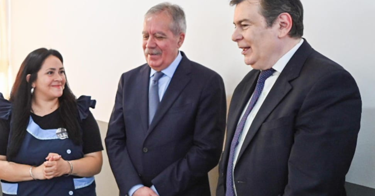 Elías Surez junto al gobernador Gerardo Zamora (Foto- prensa Gobierno)