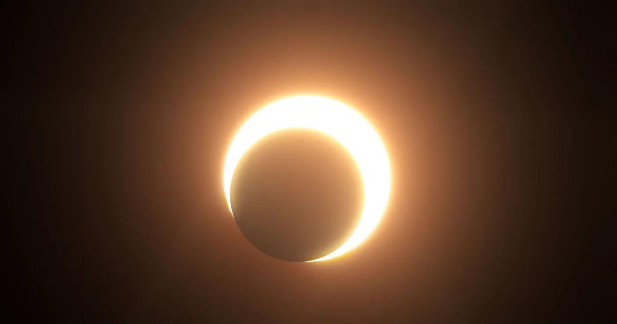 Cuaacutendo seraacute el eclipse solar total maacutes largo del siglo y cuaacutento duraraacute