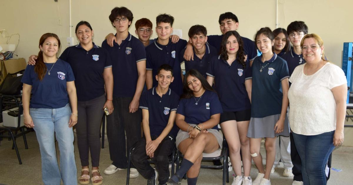 Alumna loretana ganoacute un concurso nacional inspirado en Ana Frank