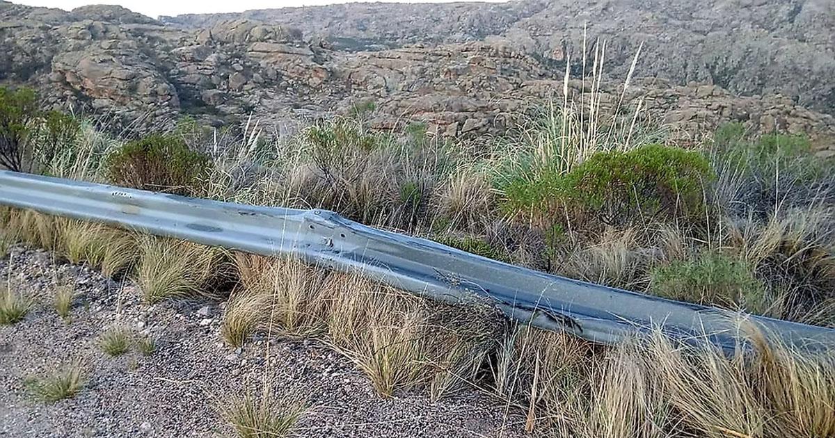 Tragedia- un auto cayoacute a un barranco de 200 metros y murioacute su conductor