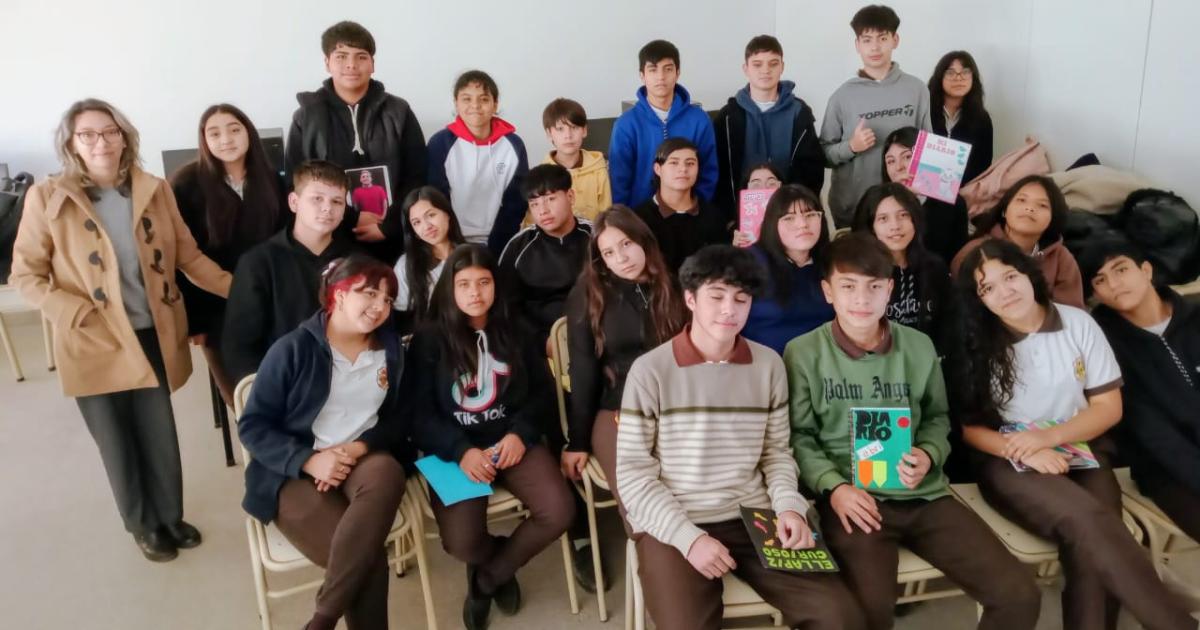 Alumnos bandentildeos se lucieron en el concurso de Escritura de  Perioacutedicos