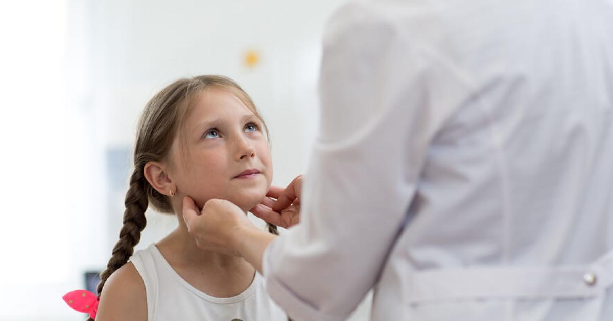Ganglios linfaacuteticos- cuaacutendo preocuparse si a  un nintildeo le  aparecen pelotitas en el cuello o nuca