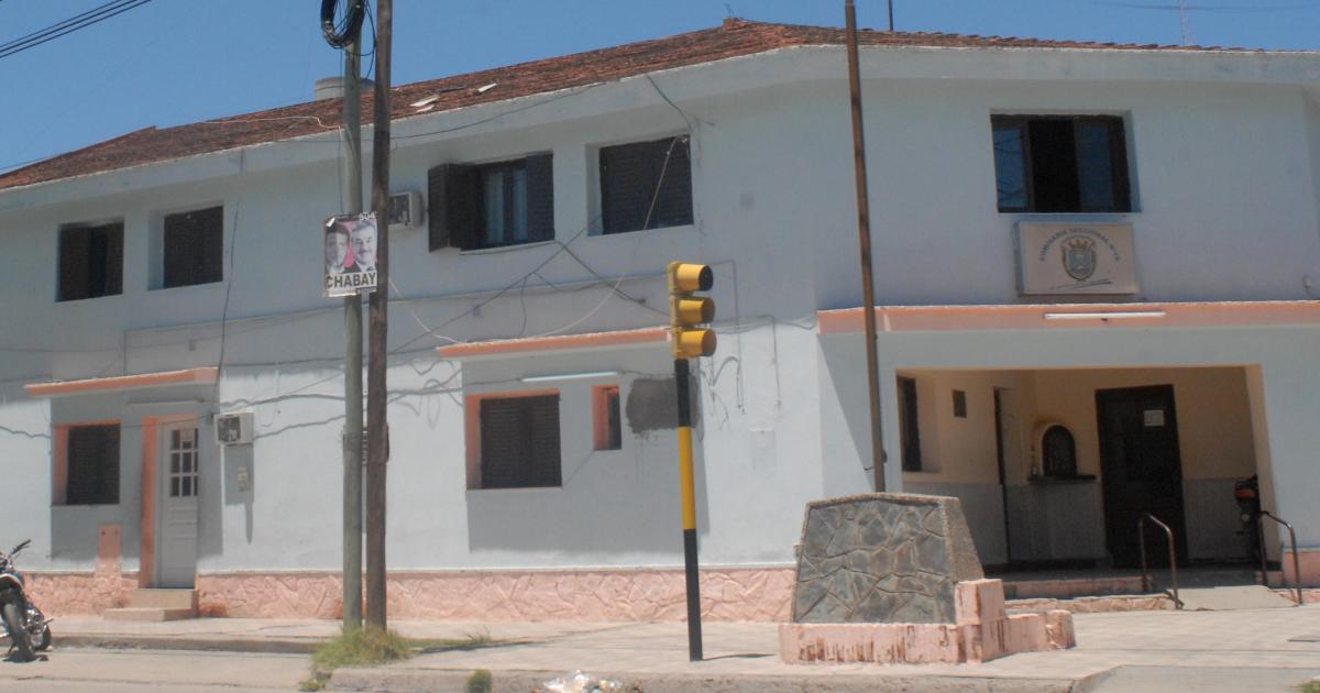 Roban un morral con 4000000 de una camioneta estacionada