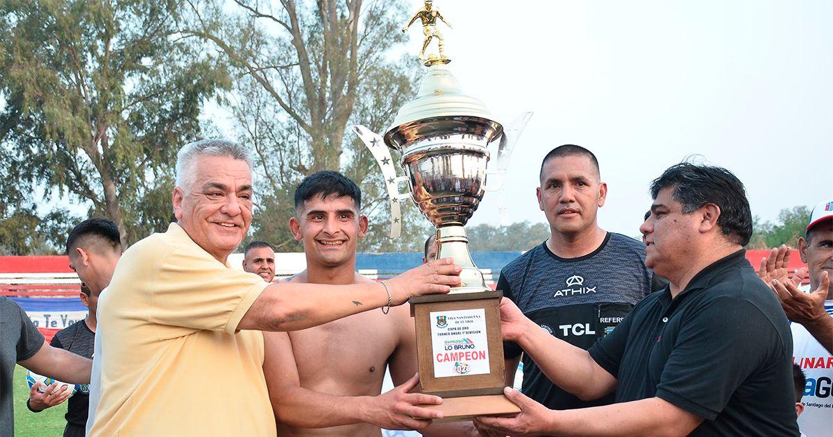 ROL Manuel Cuevas ser el dirigente que entregar la Copa 60 años de Canal 7 al campeón del Clausura