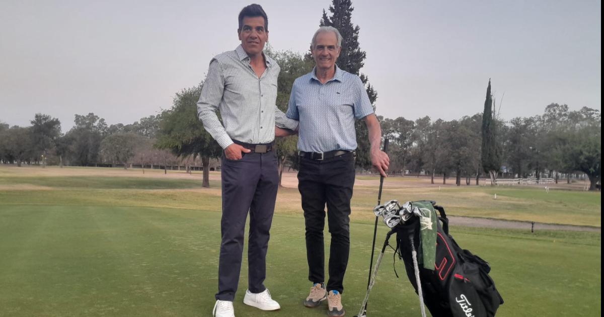 El golf de viste de fiesta en Santiago