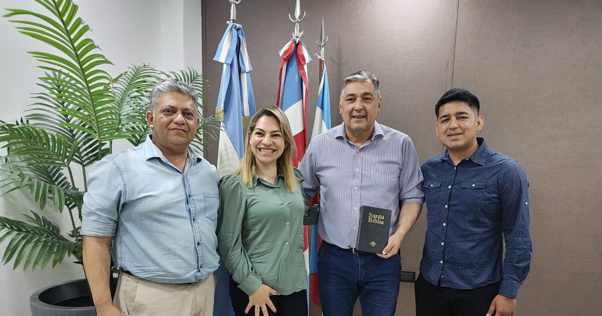ENCUENTRO El intendente Roger Nediani recibió a la pastora en su despacho