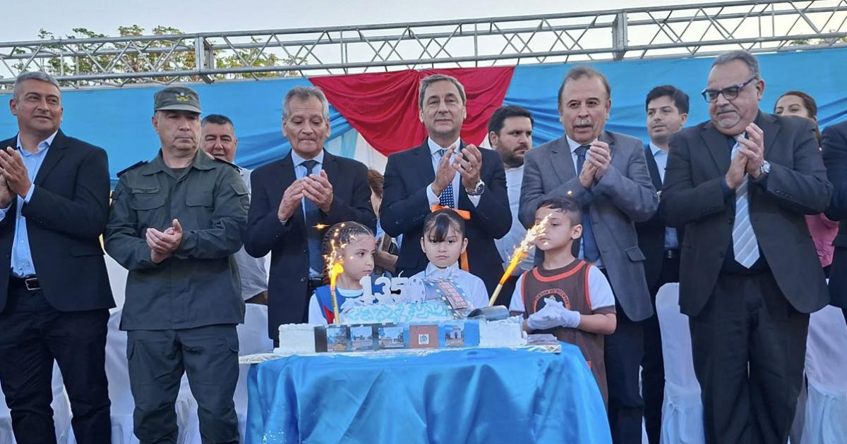 El vicegobernador Silva Neder participoacute del acto aniversario de Pinto