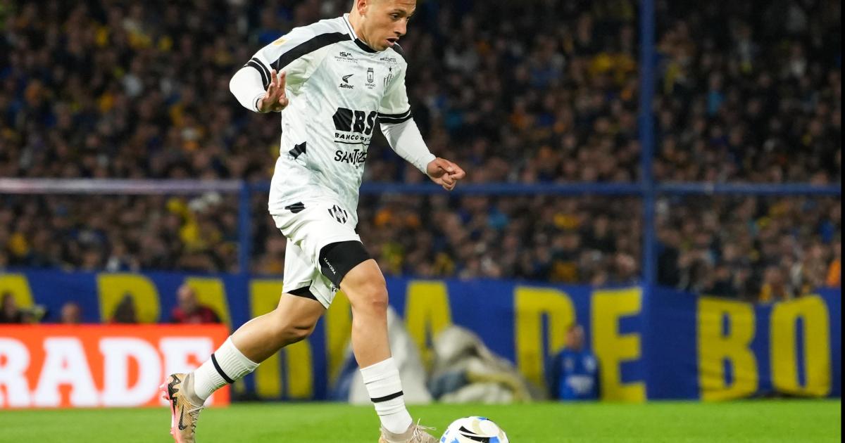 Galeriacutea- Miraacute las mejores imaacutegenes del partido de Central ante el Xeneize