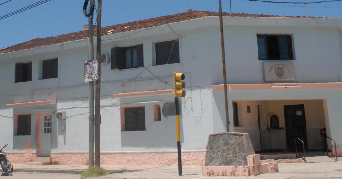 Amenazoacute con una punta a empleada de quiosco y se llevoacute 100000 pesos