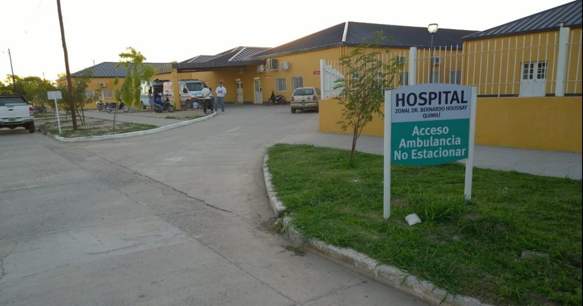 Irresponsables- nintildea de 12 con adolescente de 17 y bebeacute en moto chocaron con un auto