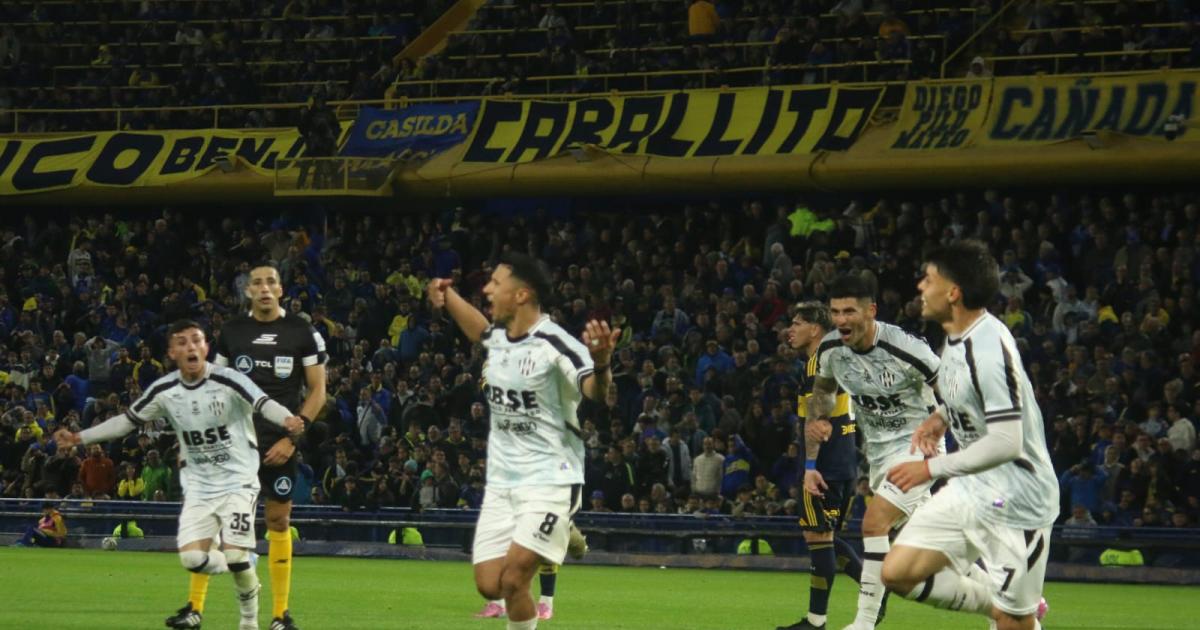 Central perdiacutea 2 a 0 pero reaccionoacute y se trajo un punto de oro de La Bombonera