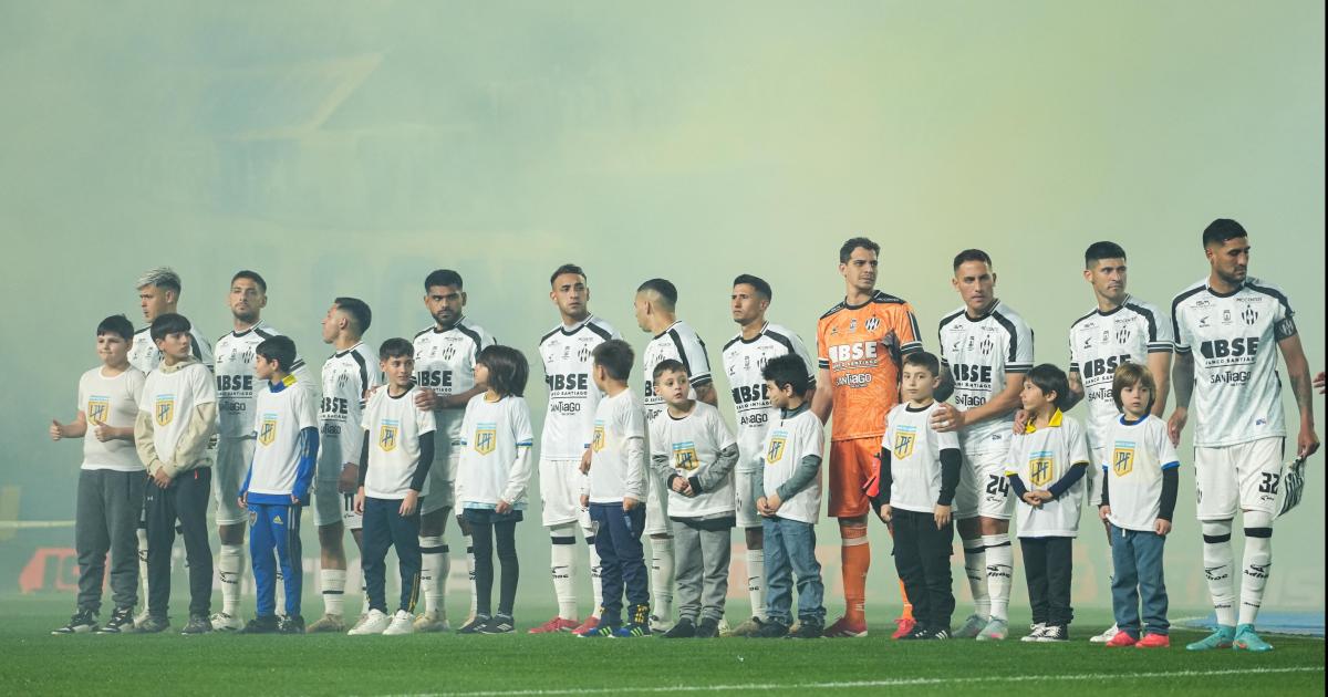 Galeriacutea- Miraacute las mejores imaacutegenes del partido de Central ante el Xeneize