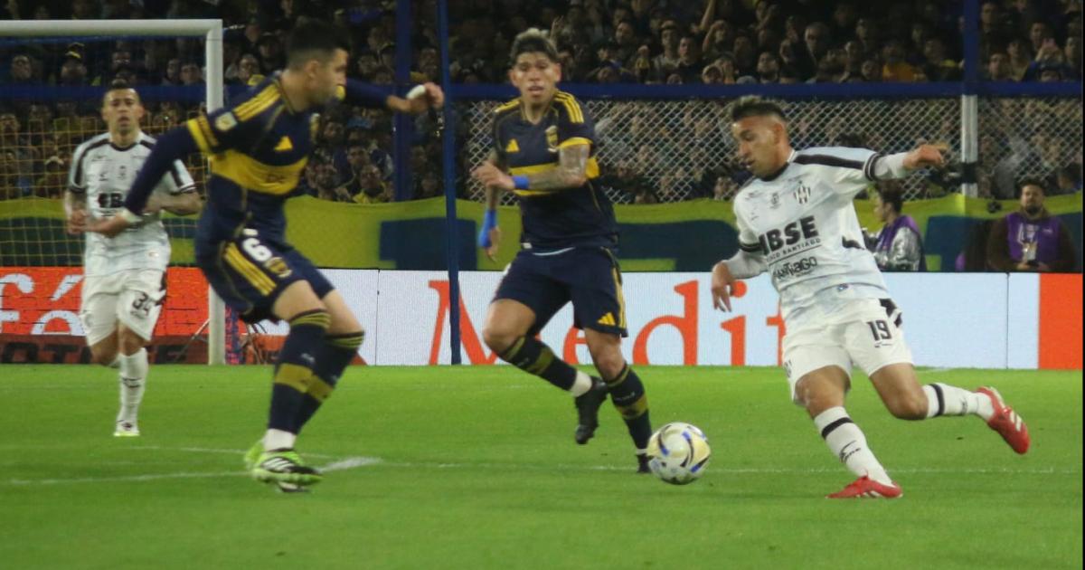 Central Coacuterdoba supo reaccionar en la Bombonera y le empatoacute a Boca