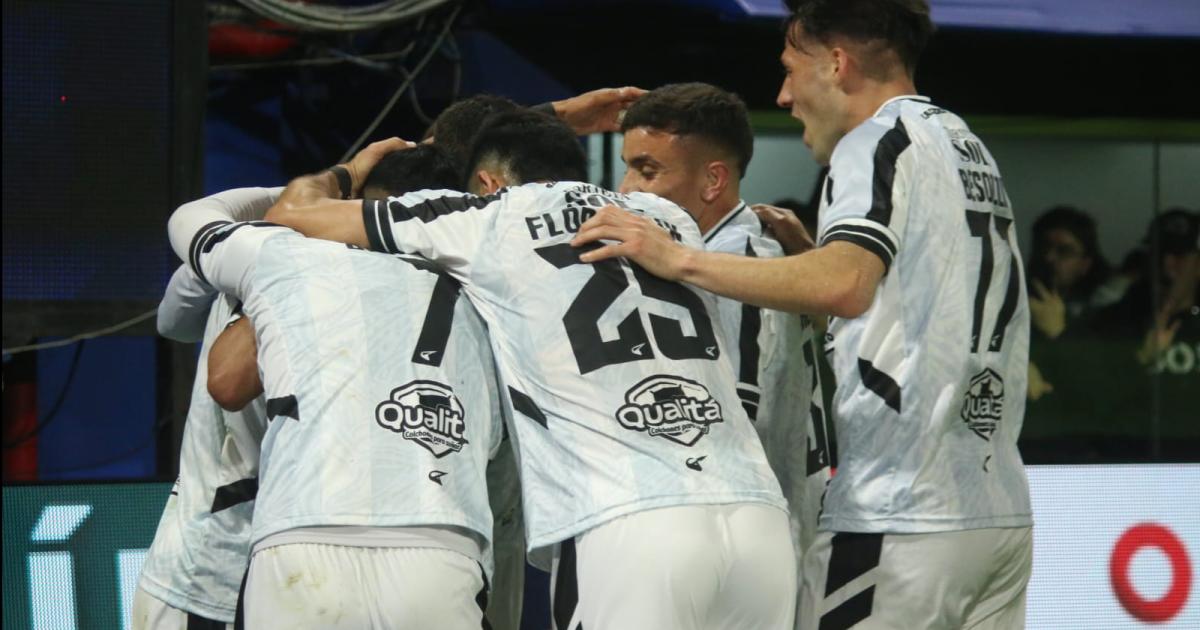 Galeriacutea- Miraacute las mejores imaacutegenes del partido de Central ante el Xeneize