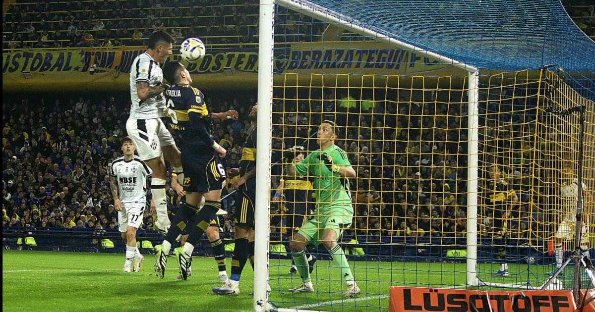 Galeriacutea- Miraacute las mejores imaacutegenes del partido de Central ante el Xeneize