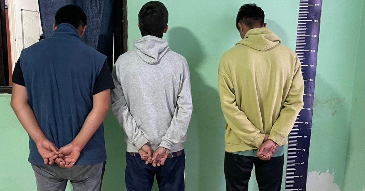 La policía trasladó a los detenidos a sede policial