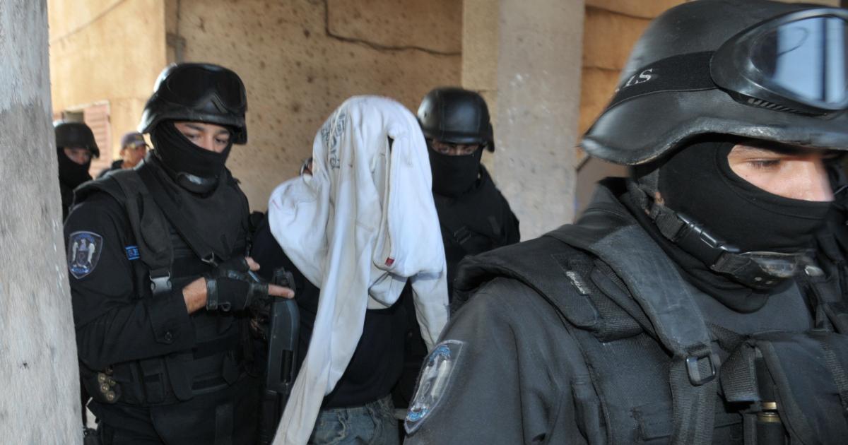 VORACIDAD- El detenido se codeaba con muchos exponentes de clase media-alta Ergo no operaba desde recursos limitados sino motivado por billeteras gordas