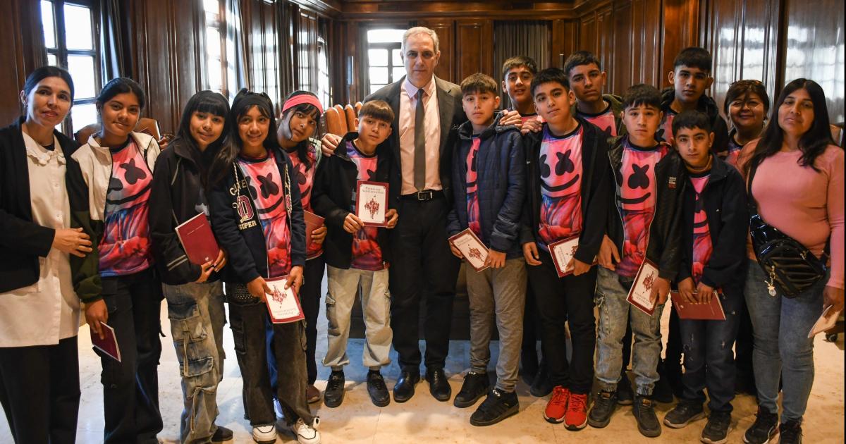 Alumnos de Barrancas Coloradas visitaron Casa de Gobierno