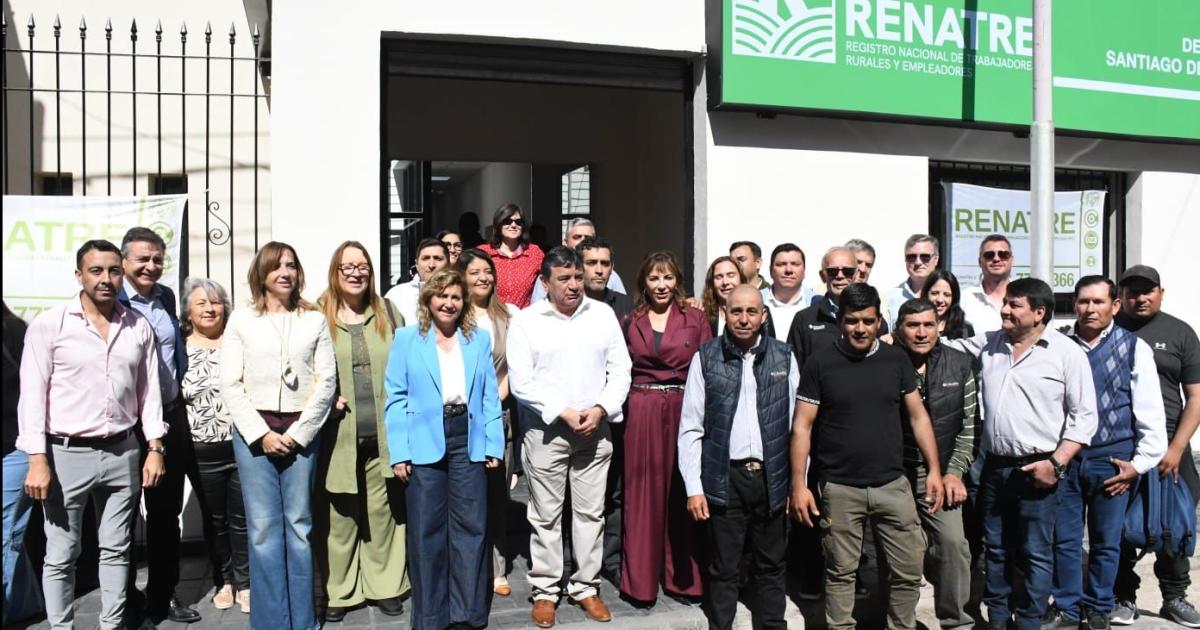 La intendente Fuentes asistioacute a la inauguracioacuten de la delegacioacuten del RENATRE