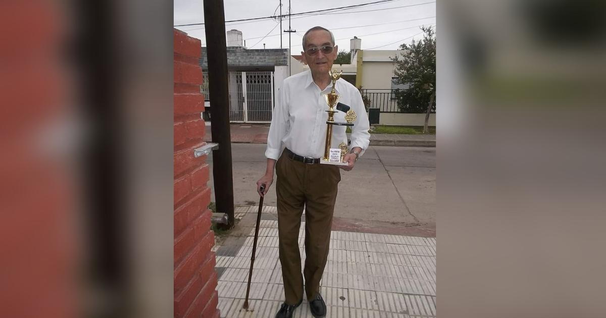 Un recuerdo para quien fue un sentildeor del basquetbol santiaguentildeo Luis Cura Carrera a tres antildeos de partida