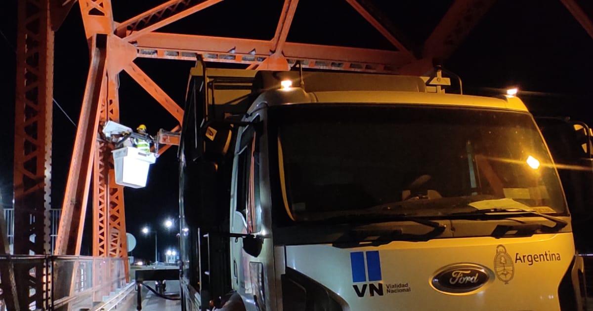 Vialidad Nacional realiza tareas de mantenimiento en el Puente Carretero