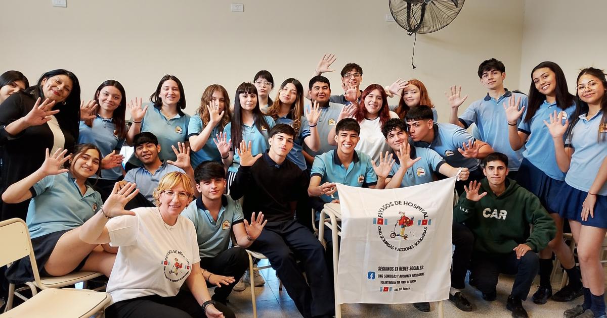 Alumnos participaron de una charla sobre la solidaridad
