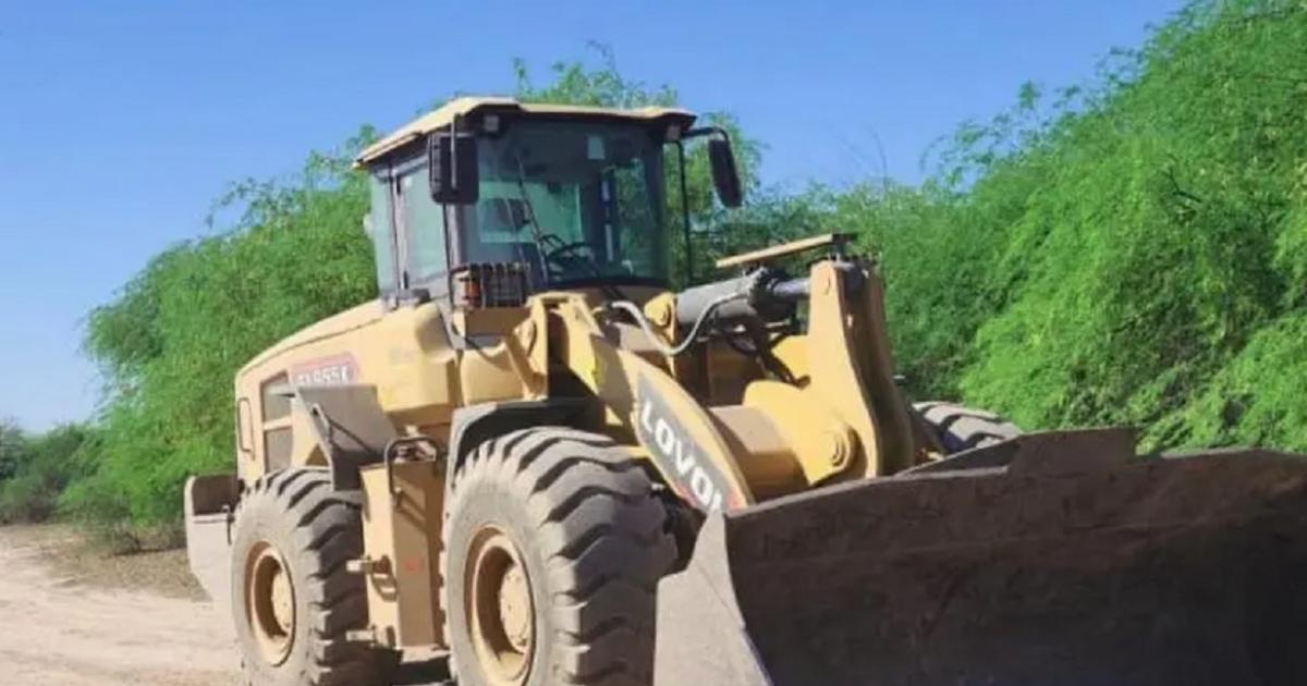 Muere un niño de 9 años aplastado por una retroexcavadora - Foto- Los Primeros