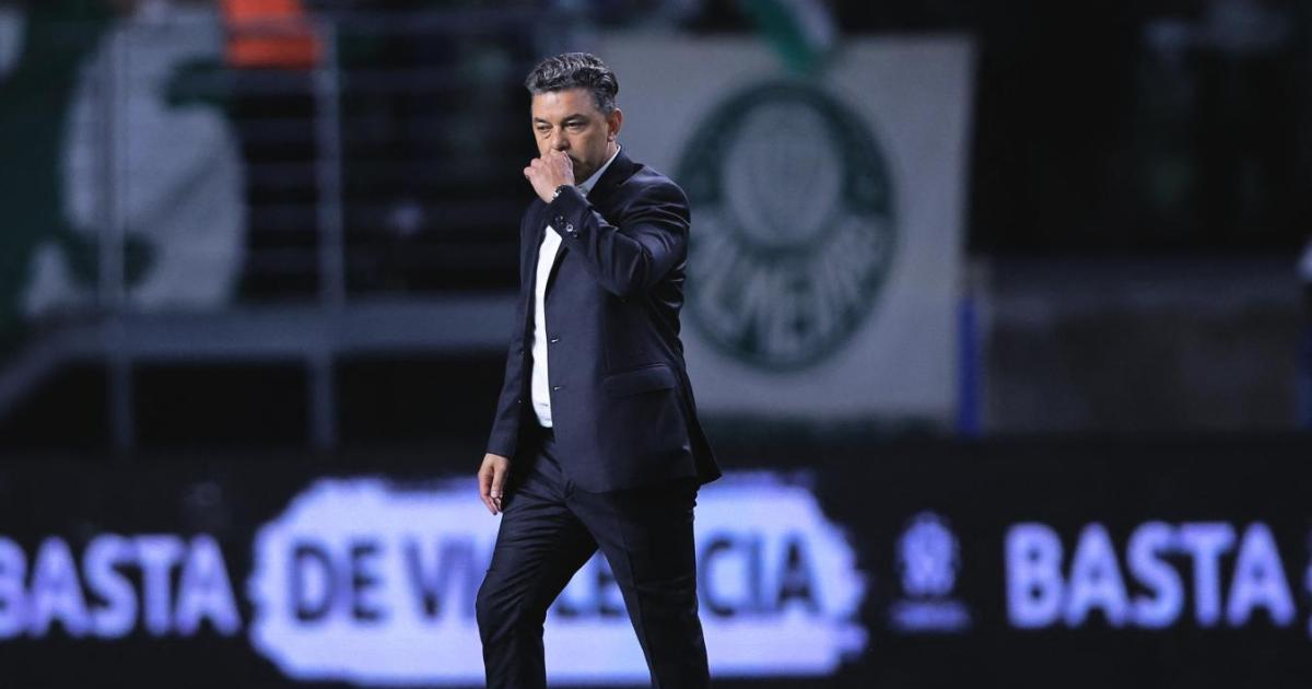 Gallardo contra el aacuterbitro- Condicionoacute el partido