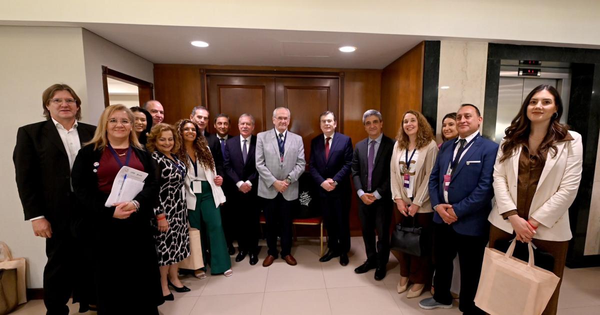 Zamora asistioacute a un Congreso de oftalmologiacutea en Las Termas